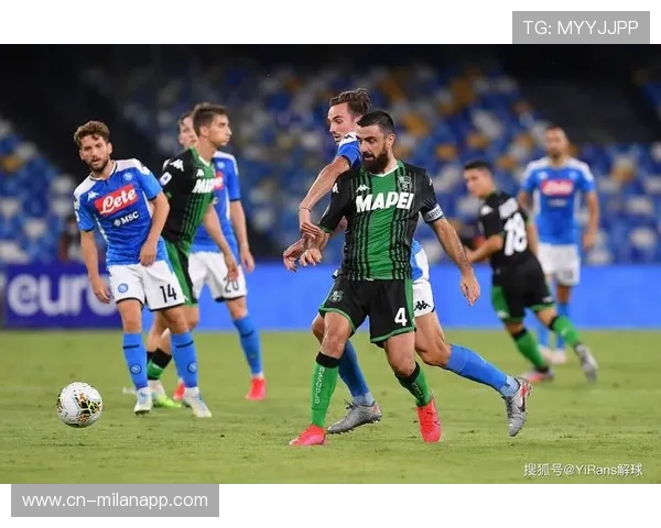 萨索洛vs国米下半场进球潮，少打一人防线崩溃